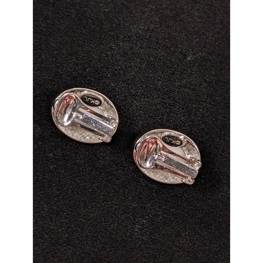 Kenneth Jay Lane KJL Silver Tone Faux Pearl Cabochon Rhinestone Clip‎ Earrings - Picture 5 of 7